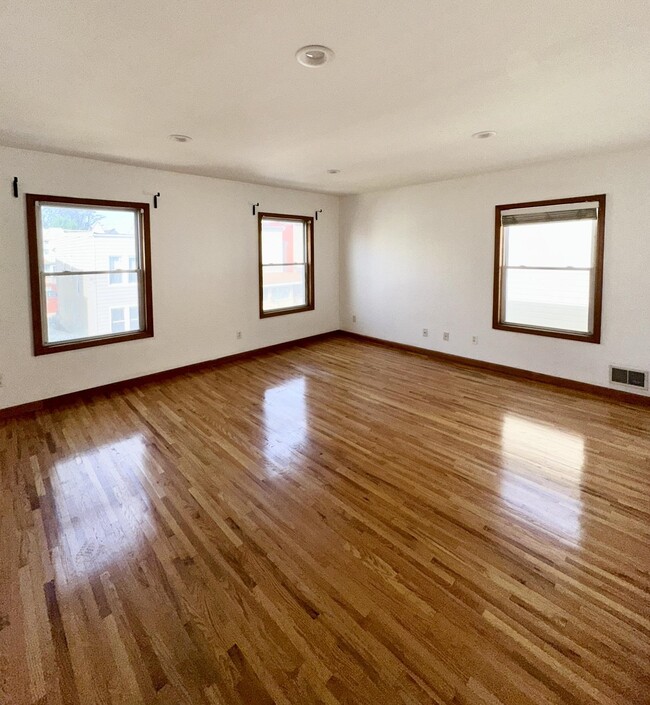 150 Clendenny Ave in Jersey City, NJ - Building Photo - Building Photo