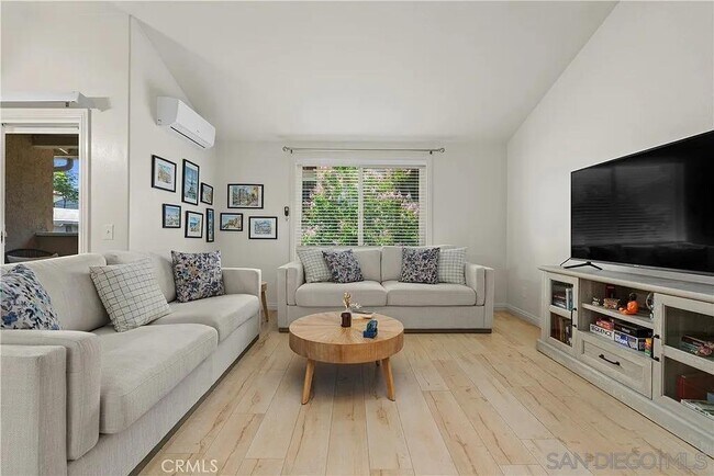 7003 Saranac St in San Diego, CA - Foto de edificio - Building Photo