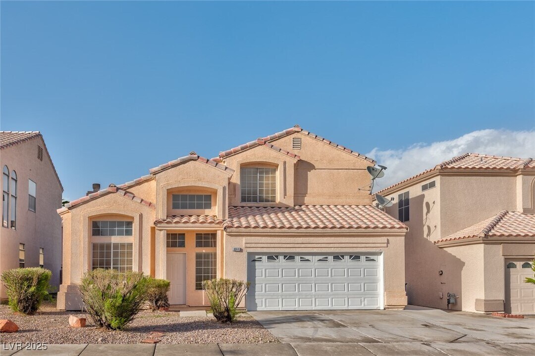 8044 Rock Port Cir in Las Vegas, NV - Building Photo
