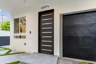 4559 W 18th St, Unit .25 in Los Angeles, CA - Building Photo - Building Photo