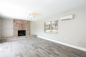 11041 Glenwood Dr in Coral Springs, FL - Building Photo - Building Photo