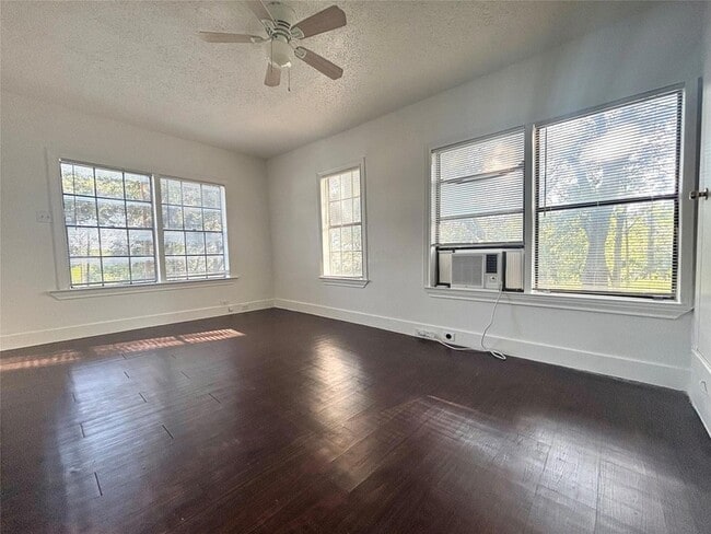 property at 3312 Oak Springs Dr