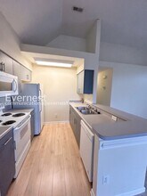 710 Queens Path in Williamsburg, VA - Building Photo - Building Photo