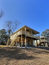 8712 W Simmons Bayou Dr in Ocean Springs, MS - Building Photo - Building Photo