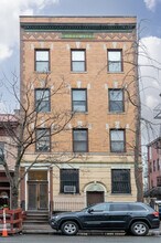 326 Montgomery St in Jersey City, NJ - Foto de edificio - Building Photo
