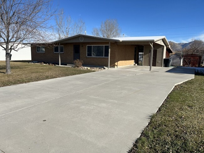 property at 1165 S Main St