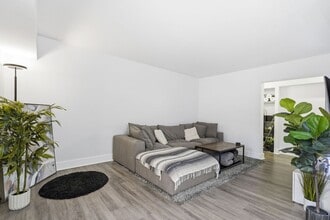 11647 Stoneview Square in Reston, VA - Building Photo - Building Photo