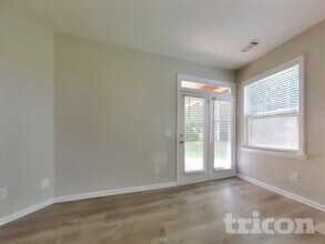 9106 Valleyview Ct in Union City, GA - Building Photo - Building Photo