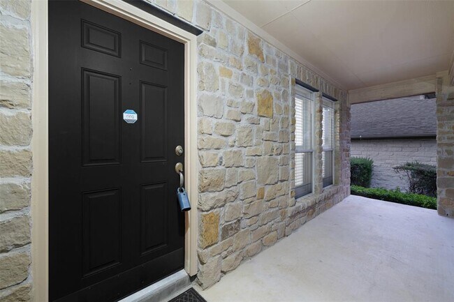 28 Cypress Knee Ln in Austin, TX - Building Photo - Building Photo