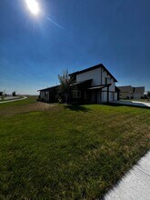 198 Pioneer Crossing Blvd in Manhattan, MT - Building Photo - Building Photo