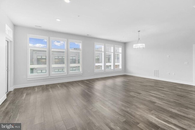 1761 Old Meadow Rd in McLean, VA - Building Photo - Building Photo