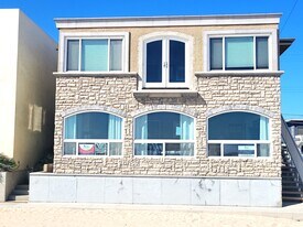 1319 Seal Way, Unit A in Seal Beach, CA - Building Photo