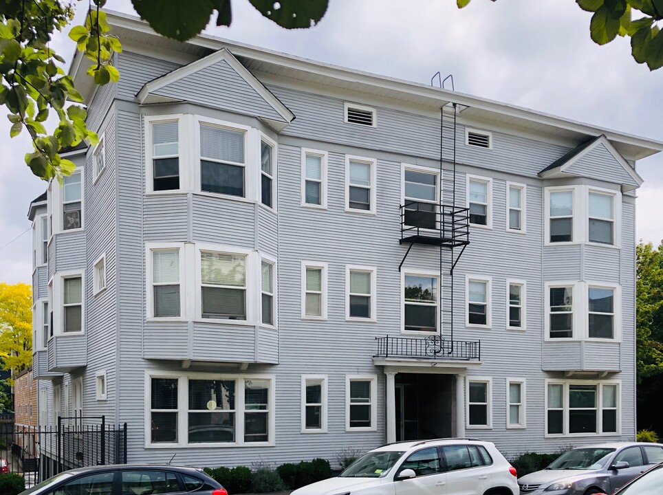 Terrace Arms Apartments in Seattle, WA - Building Photo