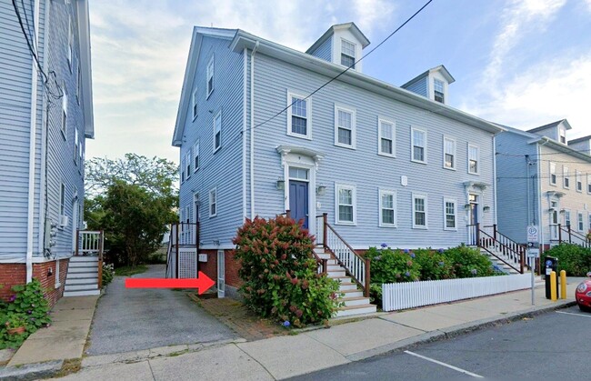 property at 9 Broadway Ave