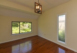 186 Heritage Vlg, Unit 4306 in Southbury, CT - Building Photo - Building Photo