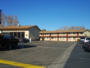 Park Place Apartments in Sparks, NV - Building Photo - Building Photo