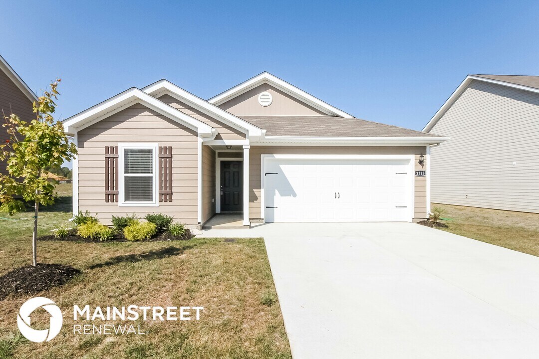 2328 Bee Hive Dr in Columbia, TN - Foto de edificio