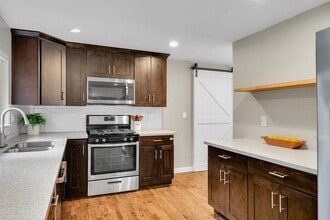 104 NW 137th St in Seattle, WA - Building Photo - Building Photo