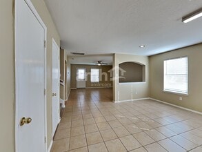 8319 Obsidian Ct in Rosharon, TX - Foto de edificio - Building Photo