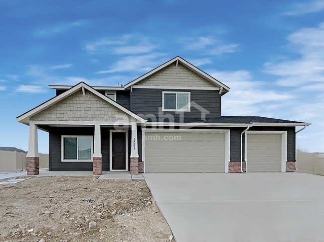 property at 1061 N Barkvine Ave