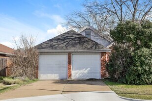 3140 Twisted Vine Ln in Grand Prairie, TX - Building Photo