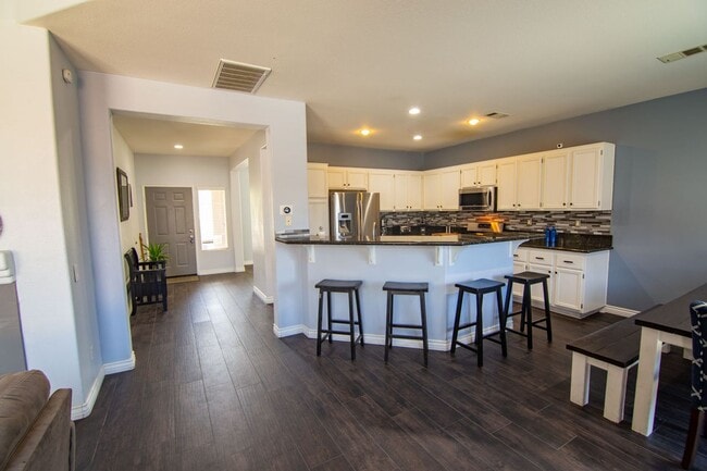 property at 13411 Hawthorn Ave