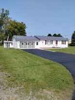 8306 Park Rd in Batavia, NY - Building Photo