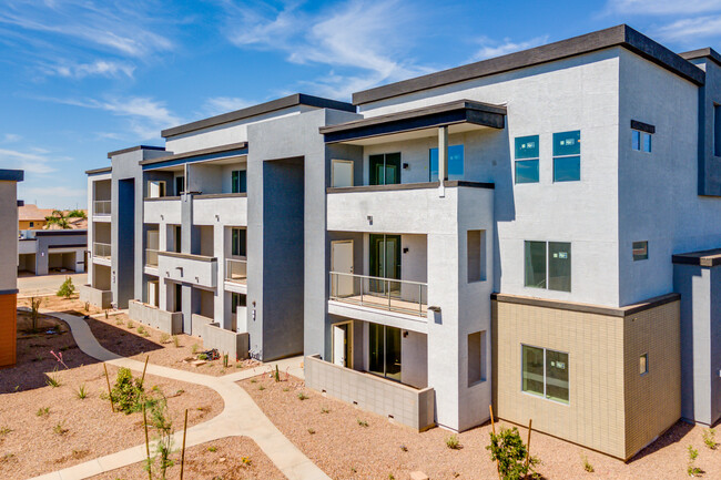 The Curve at Gilbert | Gilbert, AZ Apartments