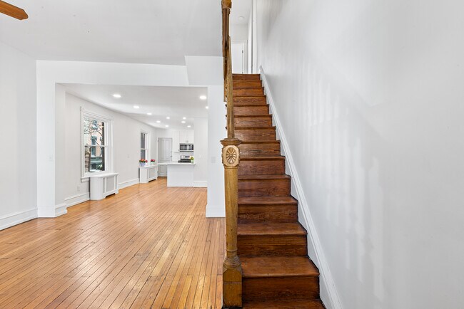 2428 Poplar St in Philadelphia, PA - Building Photo - Building Photo