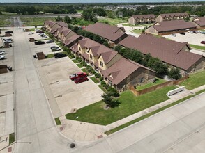 400-408 Baby Bear dr in College Station, TX - Building Photo - Building Photo