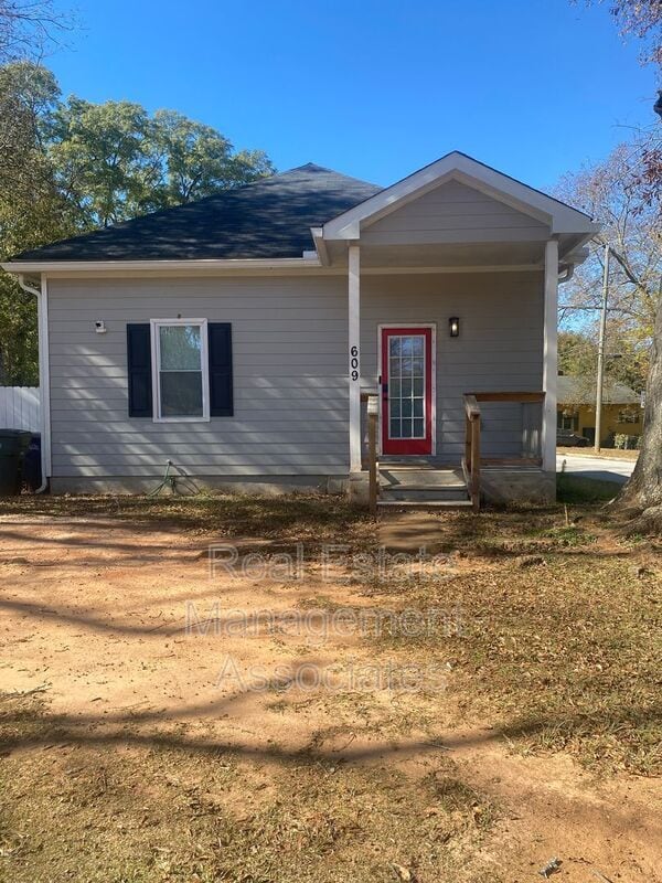 609 N Hill St in Griffin, GA - Building Photo - Building Photo