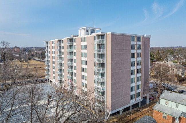 Strathmore Tower in Baltimore, MD - Building Photo - Building Photo