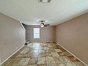 6154 Ashley Spring in San Antonio, TX - Foto de edificio - Building Photo