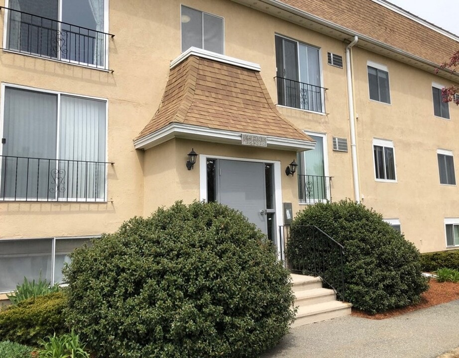 226 Swanson Rd in Boxborough, MA - Building Photo