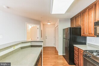 21210 McFadden Square in Sterling, VA - Building Photo - Building Photo