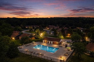 83 West in West Bloomfield, MI - Foto de edificio - Building Photo