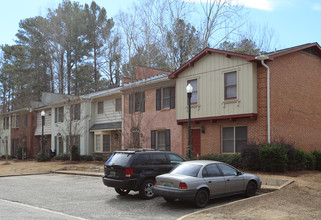 Cary Woods Townhomes in Auburn, AL - Building Photo - Building Photo