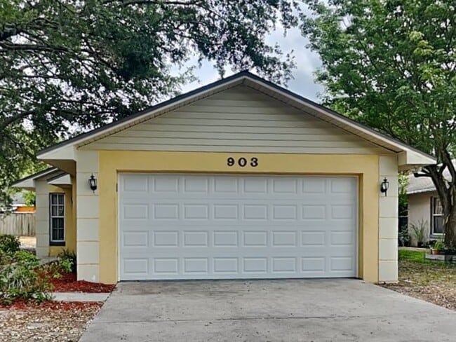 property at 903 Tyner St