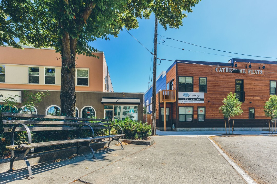 Cathedral Flats in Portland, OR - Foto de edificio