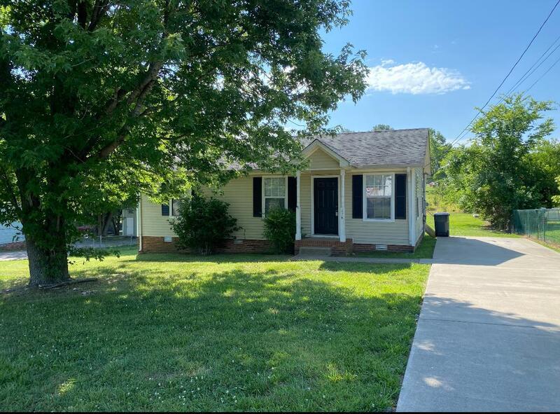 670 Artic Ave in Oak Grove, KY - Foto de edificio