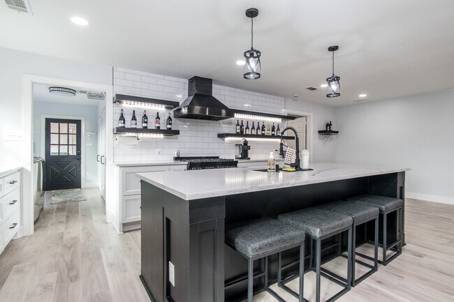property at 712 Clarence St