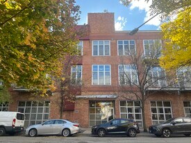 2111 W Churchill St in Chicago, IL - Building Photo