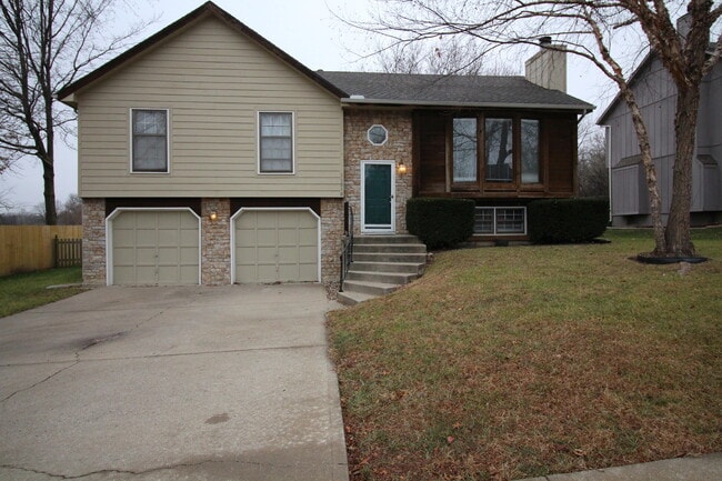 property at 11616 Oakmont St