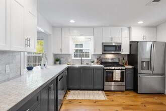 4709 Mt Vernon Dr in Austin, TX - Foto de edificio - Building Photo