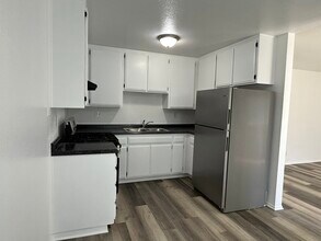 4415 W 170th St, Unit 1 in Lawndale, CA - Building Photo - Building Photo