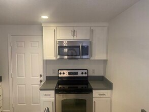 18 Walden Dr in Natick, MA - Building Photo - Building Photo