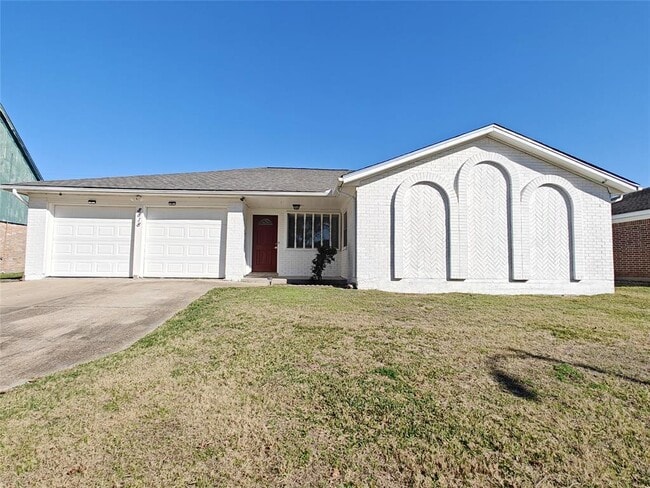 8818 Roos Rd