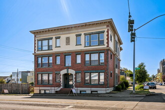 McIlvaine Apartments in Tacoma, WA - Building Photo - Building Photo