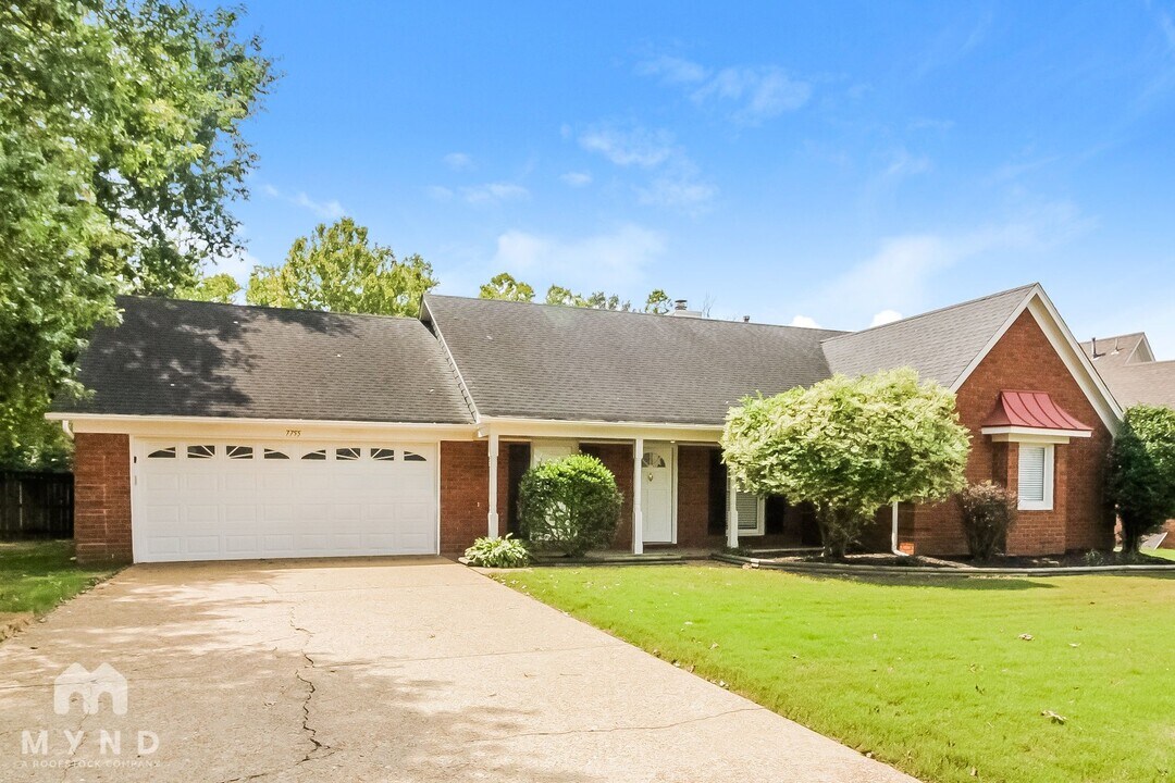 7755 Antler Cove W in Memphis, TN - Building Photo