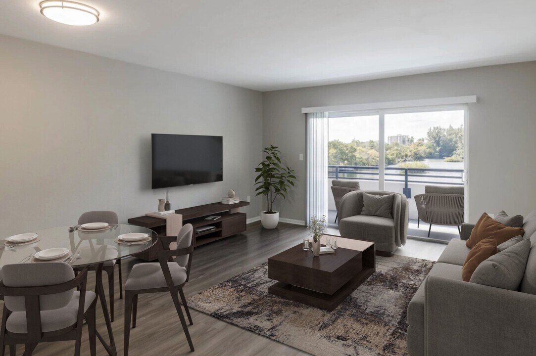 Lakeside at Biscayne Gardens in North Miami, FL - Building Photo